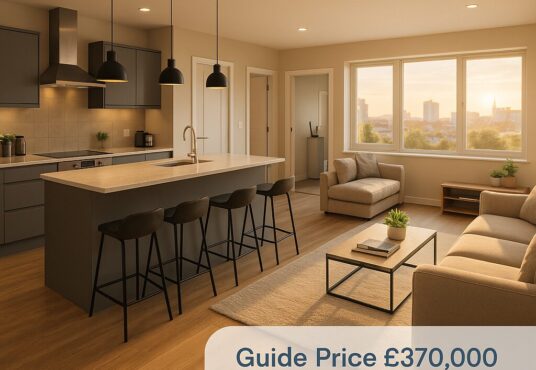 Property for sale Modern open-plan kitchen and living room with city views at sunset. Perfect 6-bed HMO Southend opportunity. Text overlay reads: "Guide Price £370,000, 16.5% Gross Yield, 10%+ Net Yield. Presented by Palace Auctions